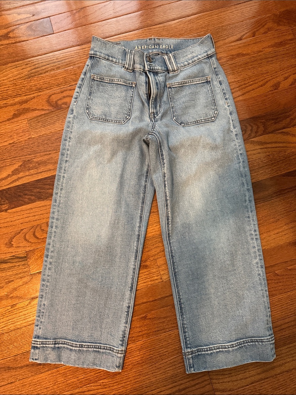 American Eagle Outfitters Light Wash Straight-Leg Jeans